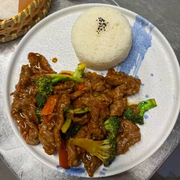 Rindfleisch mit Broccoli